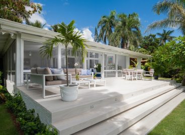 Casa de Campo Villa Exterior With Garden and Lounge Area