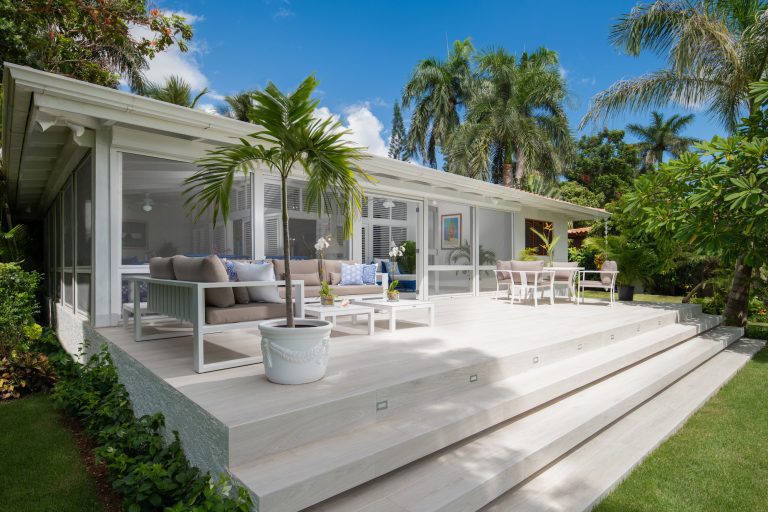 Casa de Campo Villa Exterior With Garden and Lounge Area