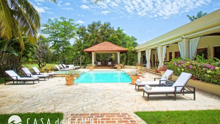 Casa de Campo Villa Aquaria Exterior With Pool and Lounge Area