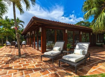 Casa de Campo Villa Exterior Lounge Area