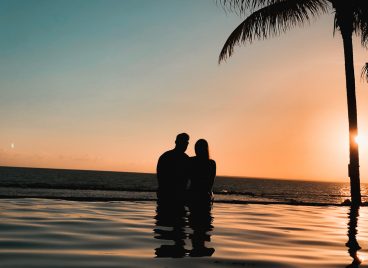 Couple enjoying a romantic view from the Minitas Infinity Pool