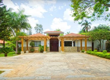 Casa de Campo Villa Exterior Entrance and Garden