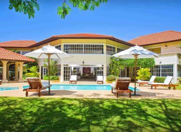 Casa de Campo Villa Exterior With Pool and Lounge Area